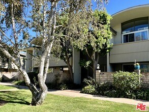 13218 Fiji Way in Marina Del Rey, CA - Building Photo - Building Photo