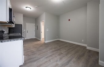 6899 Post Rd in North Kingstown, RI - Building Photo - Building Photo