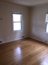 639 Emerson St NE in Washington, DC - Foto de edificio - Building Photo