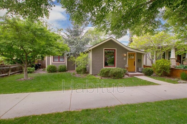 property at 1417 E Franklin St