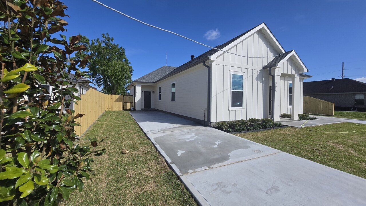 3617 Park Blvd in Chalmette, LA - Building Photo