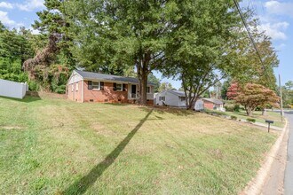 815 Norwood Dr in Charlotte, NC - Building Photo - Building Photo
