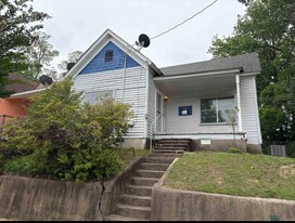 1621 Maple St in North Little Rock, AR - Building Photo