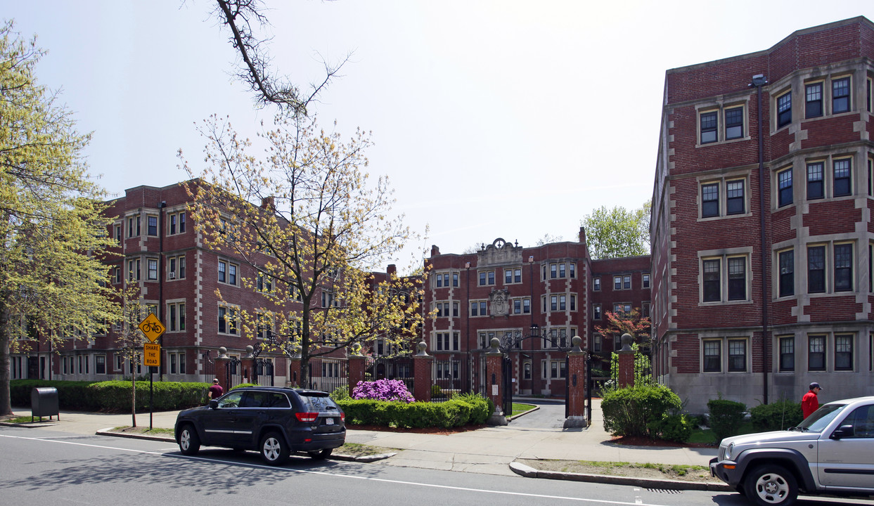 Richmond Court in Brookline, MA - Foto de edificio