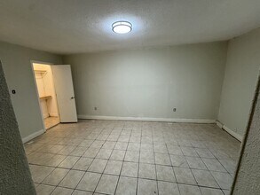 5402 Atascosa Dr in Austin, TX - Building Photo - Building Photo