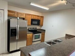 6880 Skaff Ave in Jacksonville, FL - Building Photo - Building Photo