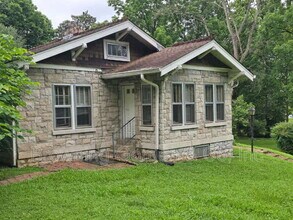 3016 Lebanon Pike in Nashville, TN - Foto de edificio - Building Photo