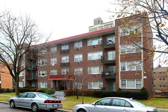 1240 W Jarvis Ave in Chicago, IL - Building Photo - Building Photo