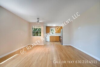 21 N Park Blvd in Streamwood, IL - Foto de edificio - Building Photo