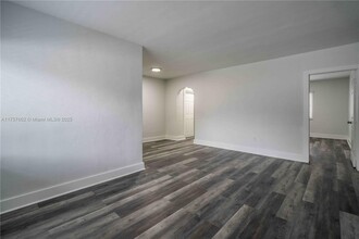 7911 Abbott Ave in Miami Beach, FL - Building Photo - Building Photo