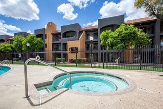 Casa Bella in Tucson, AZ - Foto de edificio - Building Photo