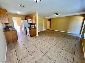 1104 Bermar St in Ft. Myers, FL - Building Photo - Building Photo