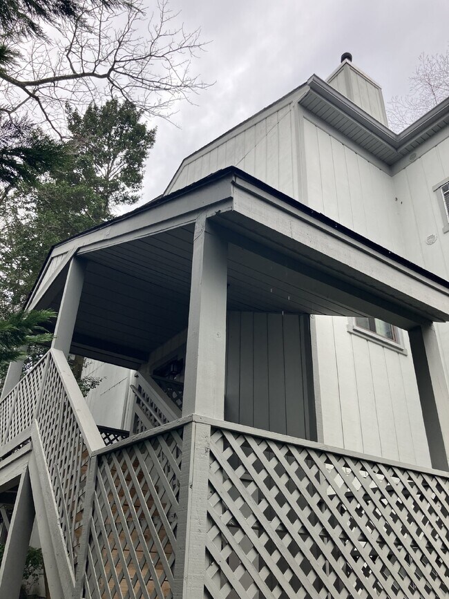 2326 Hunters Run Dr in Reston, VA - Building Photo - Building Photo
