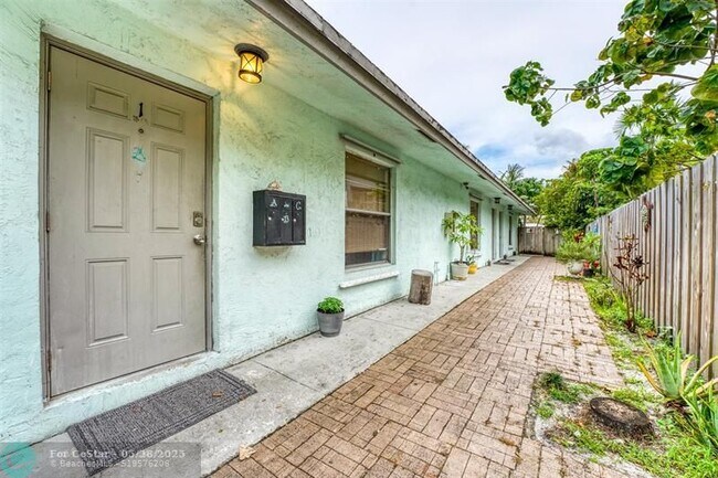1208 SW 2nd Ct in Fort Lauderdale, FL - Building Photo - Building Photo