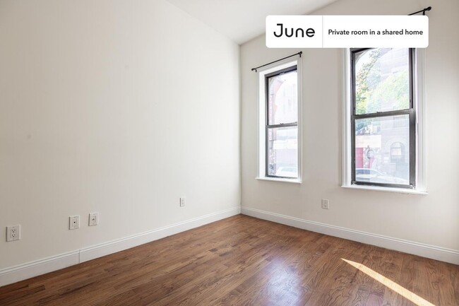 Room in Shared 4 bed/1 bath home in Brooklyn, NY - Building Photo - Building Photo