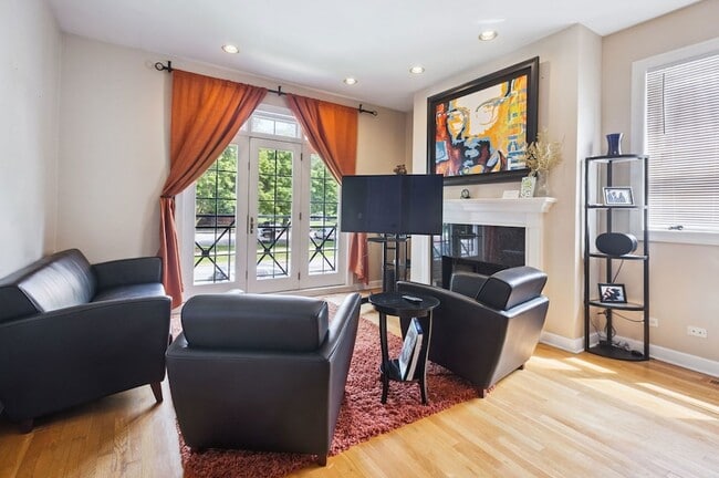 4210 N California Ave in Chicago, IL - Building Photo - Building Photo