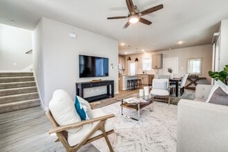 Canvas at Denton in Denton, TX - Foto de edificio - Building Photo