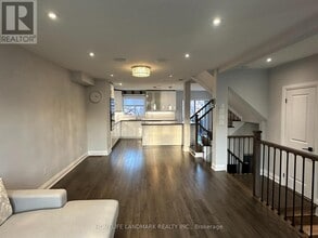 2398 Britannia Rd W in Mississauga, ON - Building Photo - Building Photo