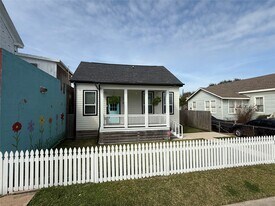 3424 Ave N Ursuline St in Galveston, TX - Building Photo