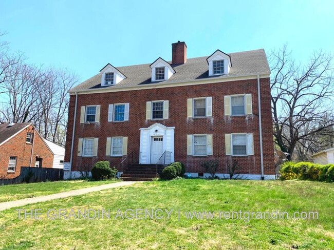 2703 Broad St NW in Roanoke, VA - Foto de edificio - Building Photo