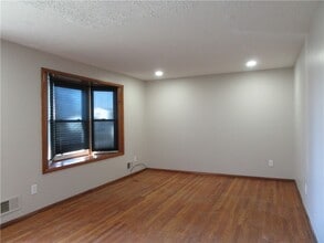 212 Vollmer Pkwy in Rochester, NY - Building Photo - Building Photo