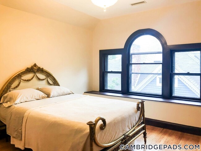 54 A Garfield St
