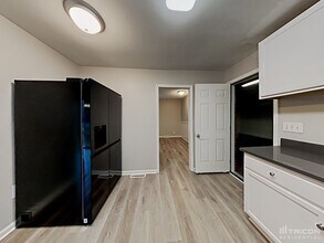 839 Lundy Ln in Charlotte, NC - Building Photo - Building Photo