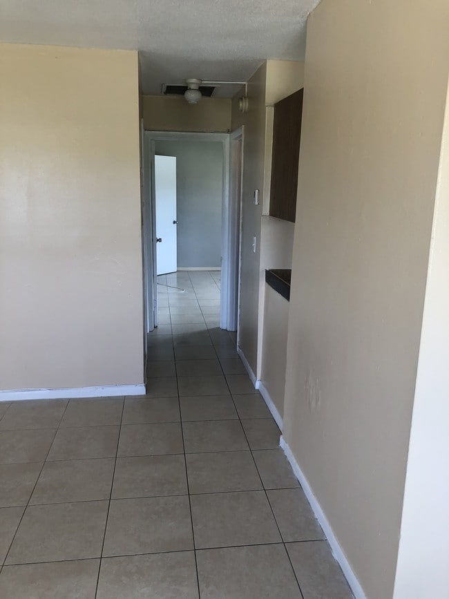 805 Foresteria Dr, Unit B