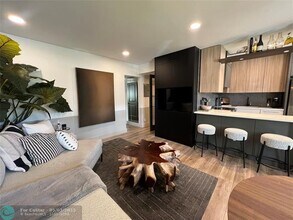2660 NE 8th Ave in Wilton Manors, FL - Building Photo - Building Photo