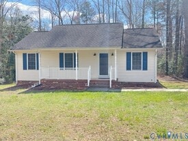 17212 Doggetts Fork Rd in Ruther Glen, VA - Building Photo