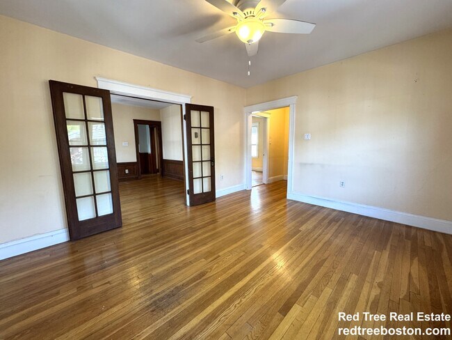 18 Saint Peter St, Unit 3 in Boston, MA - Building Photo - Building Photo
