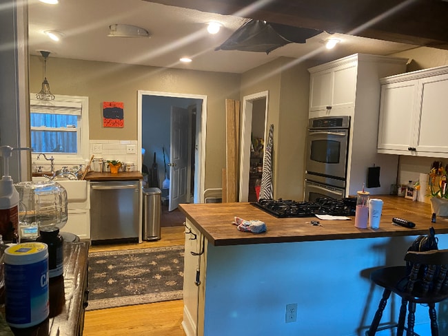 116 W College St in Black Mountain, NC - Building Photo - Building Photo