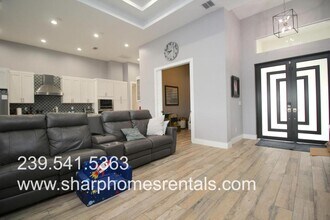 405 SE 6th St in Cape Coral, FL - Building Photo - Building Photo