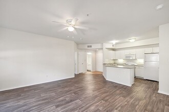 Tivoli Apartments in Dallas, TX - Building Photo - Building Photo