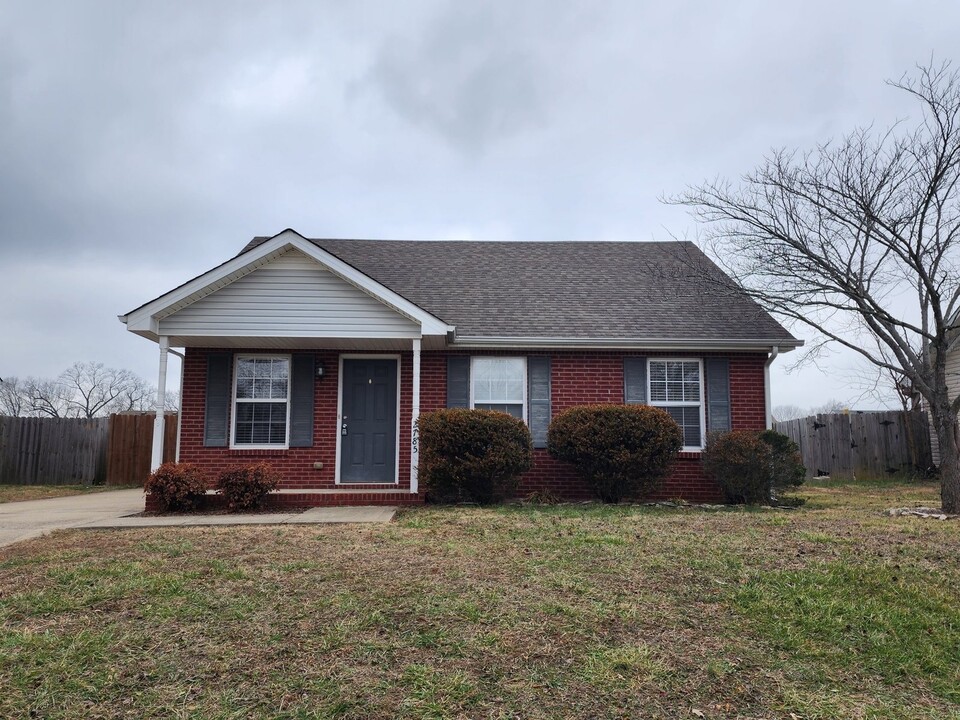 2785 Russet Ridge Dr in Clarksville, TN - Building Photo