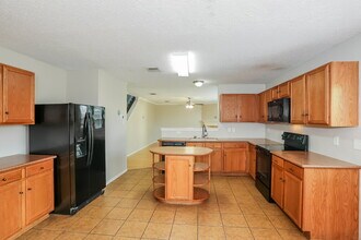 2044 W Grove Ln in Grand Prairie, TX - Building Photo - Building Photo