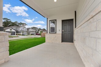 21407 Austell Pond Dr in Porter, TX - Building Photo - Building Photo