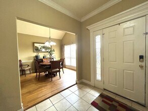 1221 Coventry Ln in Centerton, AR - Foto de edificio - Building Photo