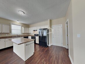 5915 Cabot Dr in Indianapolis, IN - Building Photo - Building Photo