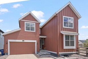 8372 Bijou Crk Ave in Littleton, CO - Building Photo