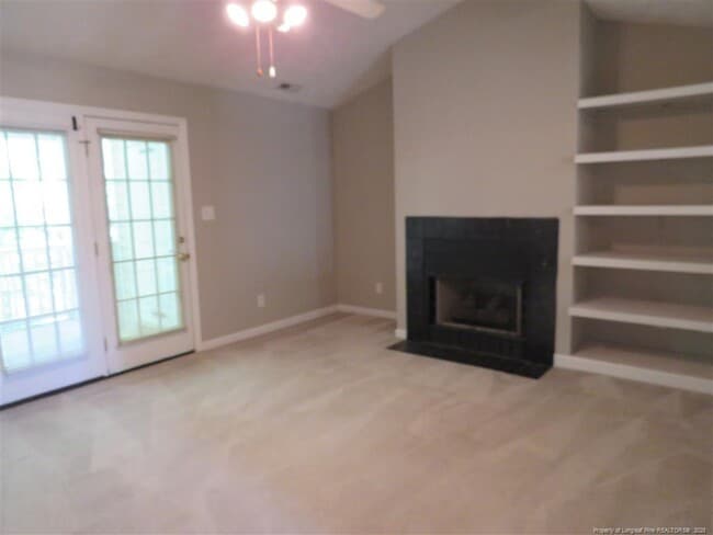 350 Bubble Creek Ct in Fayetteville, NC - Building Photo - Building Photo