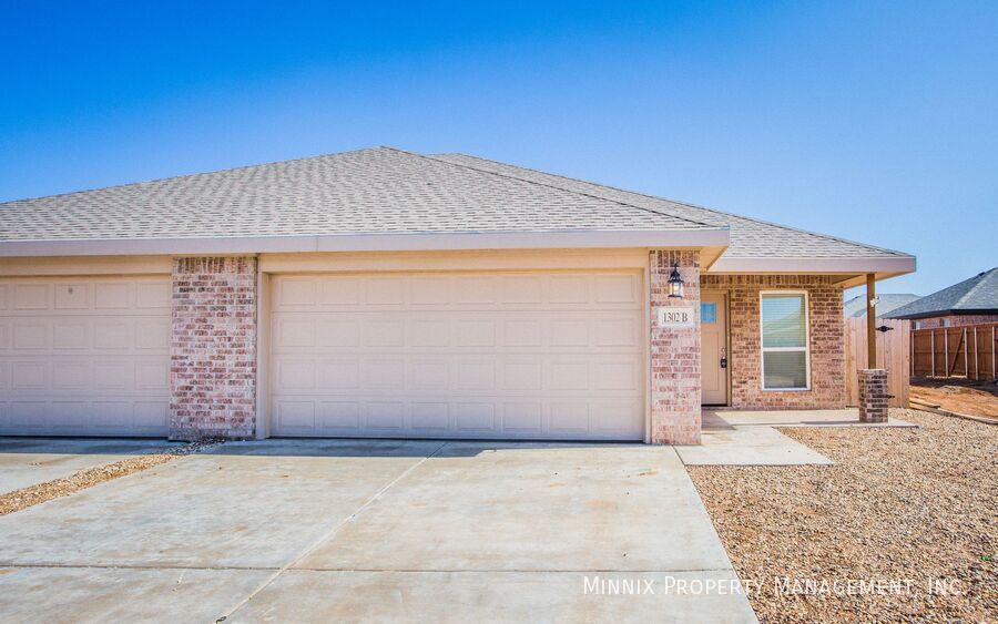 1301 N Dover Ave in Lubbock, TX - Building Photo