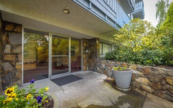 Glencairn Apartments in Victoria, BC - Building Photo - Building Photo