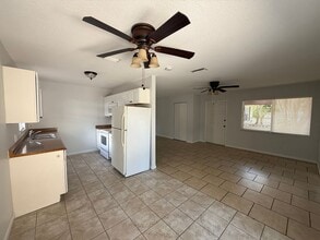 2512 51st Ave Terrace W in Bradenton, FL - Building Photo - Building Photo