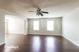 4434 Cannongate Dr in Spring, TX - Foto de edificio - Building Photo