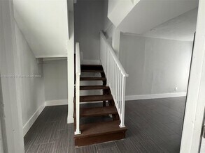 2262 SW 17th St in Miami, FL - Building Photo - Building Photo