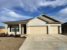 25157 Delilah Cir in Athens, AL - Building Photo