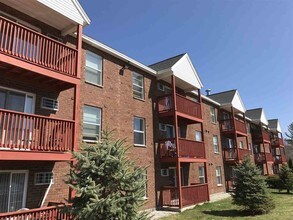 98 Powers St-Unit -223 in Milford, NH - Building Photo - Building Photo