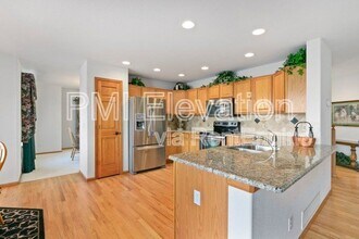 829 W Sparrow Hawk Dr in Littleton, CO - Building Photo - Building Photo