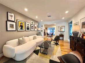 4639 SW 10th St in Miami, FL - Building Photo - Building Photo